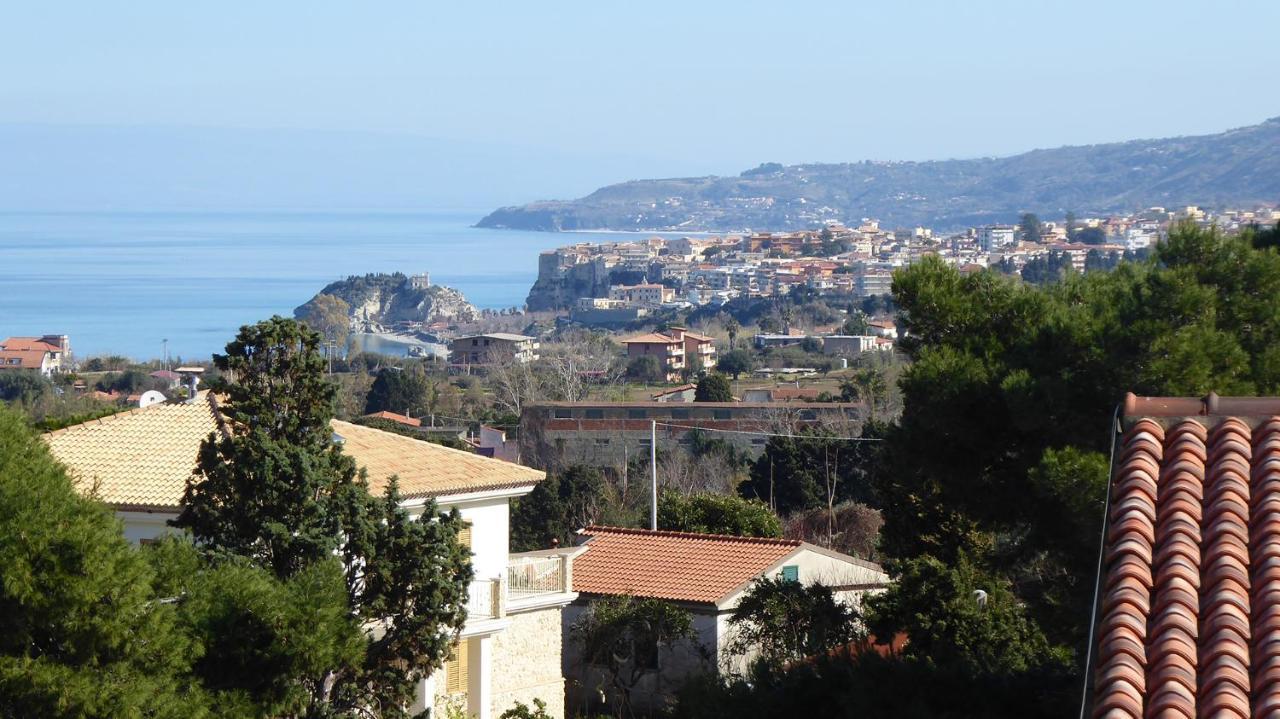 Appartamento Panoramico Santa Domenica سانتا دومينيكا المظهر الخارجي الصورة