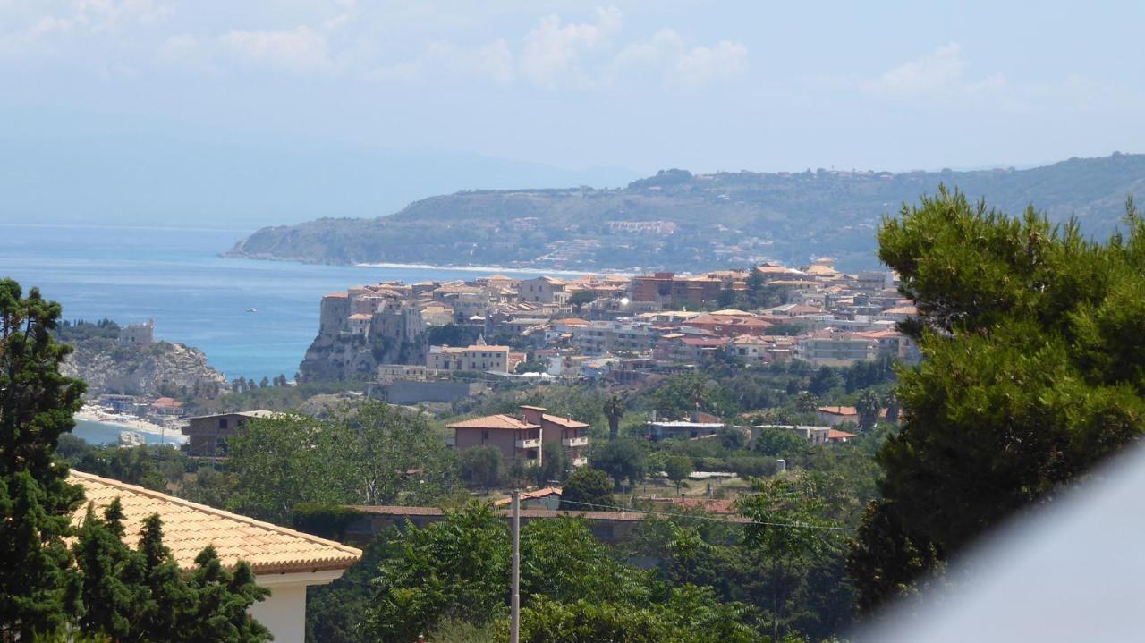Appartamento Panoramico Santa Domenica سانتا دومينيكا المظهر الخارجي الصورة
