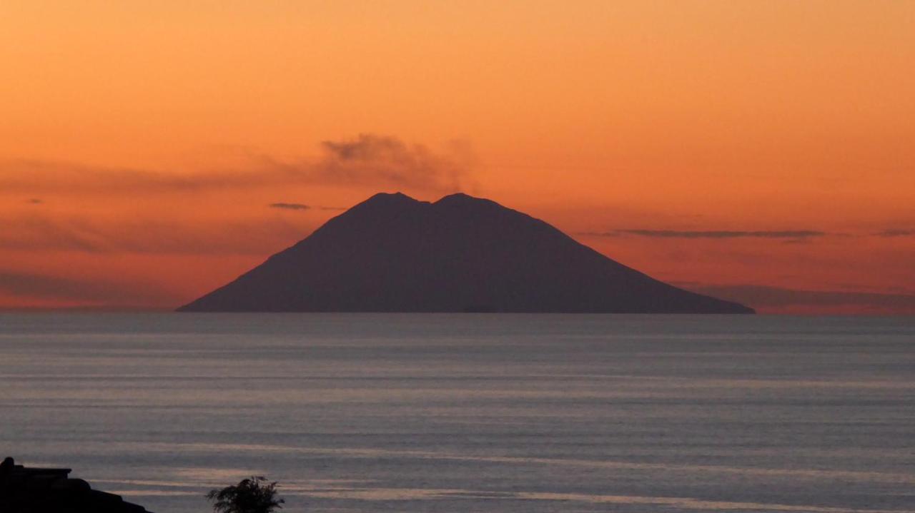 Appartamento Panoramico Santa Domenica سانتا دومينيكا المظهر الخارجي الصورة