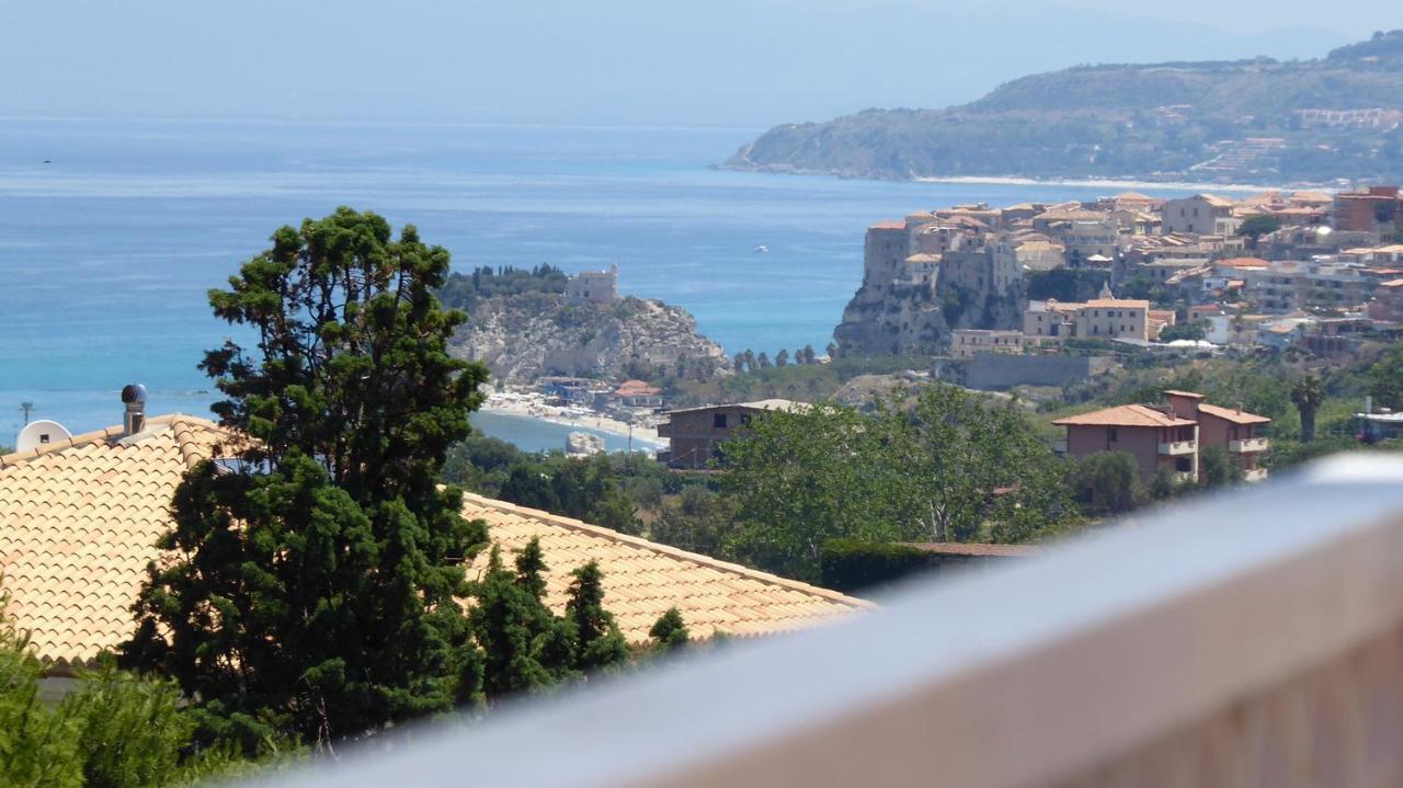 Appartamento Panoramico Santa Domenica سانتا دومينيكا المظهر الخارجي الصورة