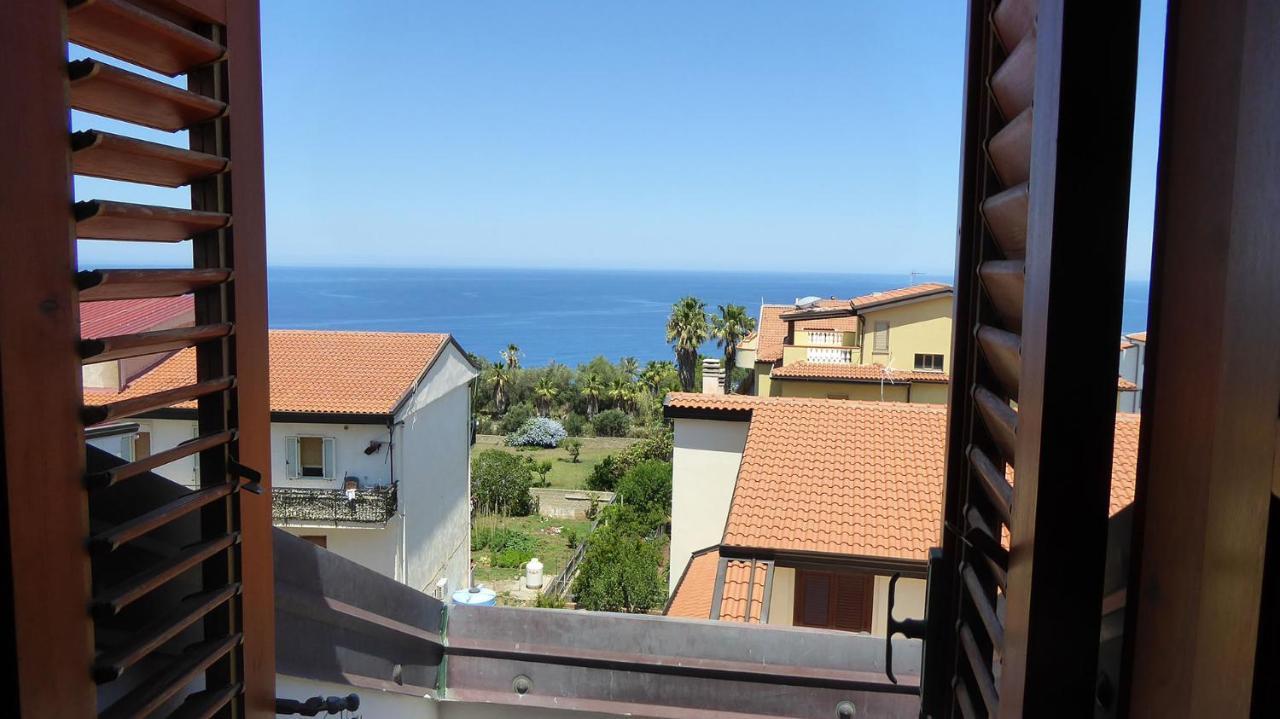 Appartamento Panoramico Santa Domenica سانتا دومينيكا المظهر الخارجي الصورة