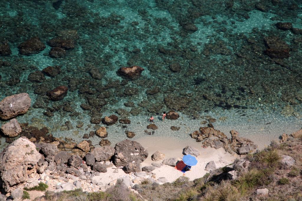 Appartamento Panoramico Santa Domenica سانتا دومينيكا الغرفة الصورة
