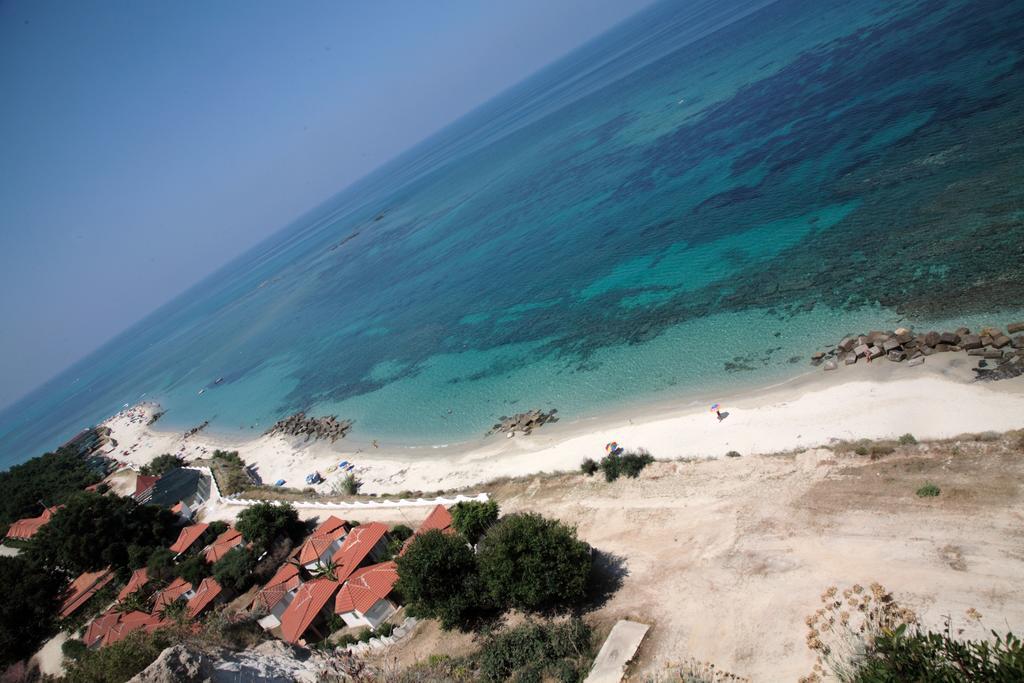 Appartamento Panoramico Santa Domenica سانتا دومينيكا الغرفة الصورة